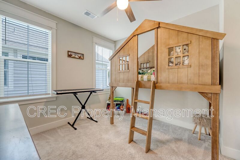 Beautifully Upgraded 3-Story Charleston Row Home in Premier Summers Corner Community property image