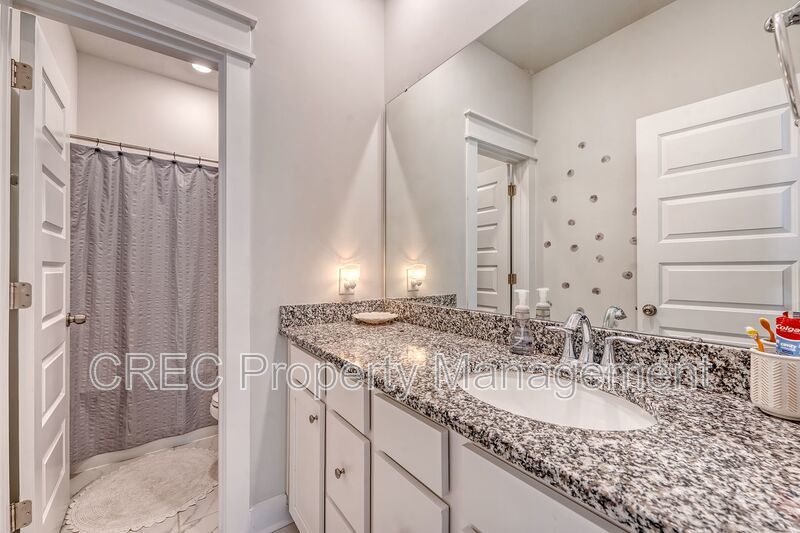 Beautifully Upgraded 3-Story Charleston Row Home in Premier Summers Corner Community property image