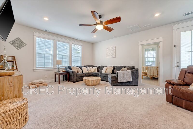 Beautifully Upgraded 3-Story Charleston Row Home in Premier Summers Corner Community property image