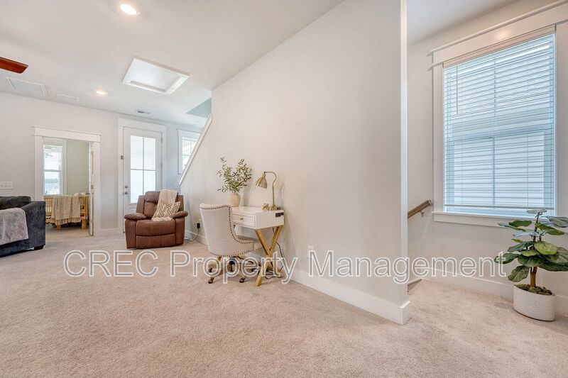 Beautifully Upgraded 3-Story Charleston Row Home in Premier Summers Corner Community property image