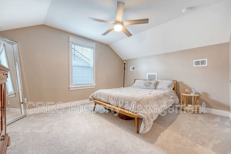 Beautifully Upgraded 3-Story Charleston Row Home in Premier Summers Corner Community property image