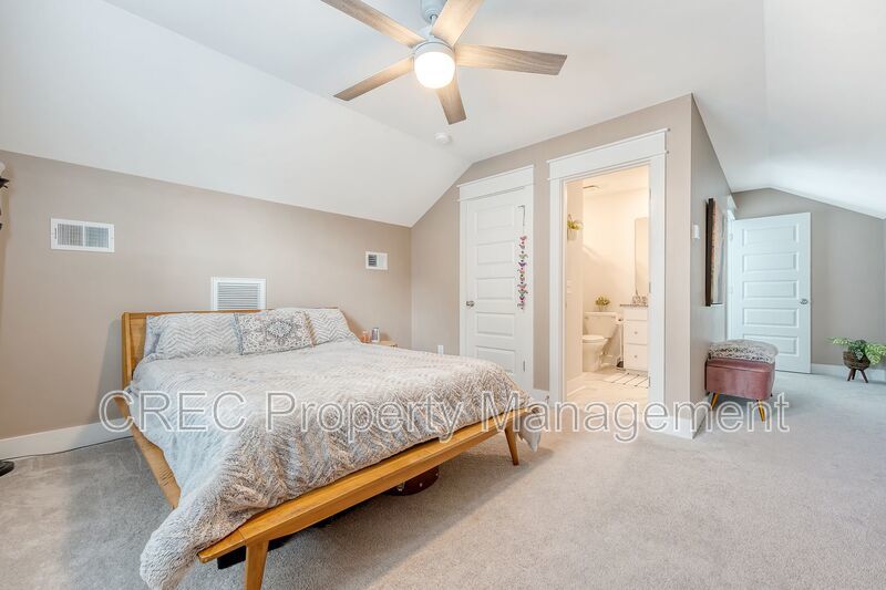 Beautifully Upgraded 3-Story Charleston Row Home in Premier Summers Corner Community property image