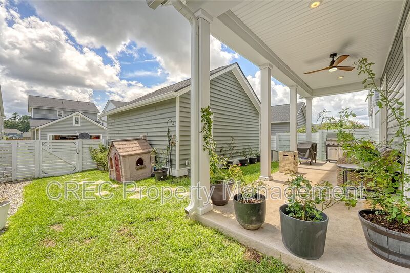 Beautifully Upgraded 3-Story Charleston Row Home in Premier Summers Corner Community property image