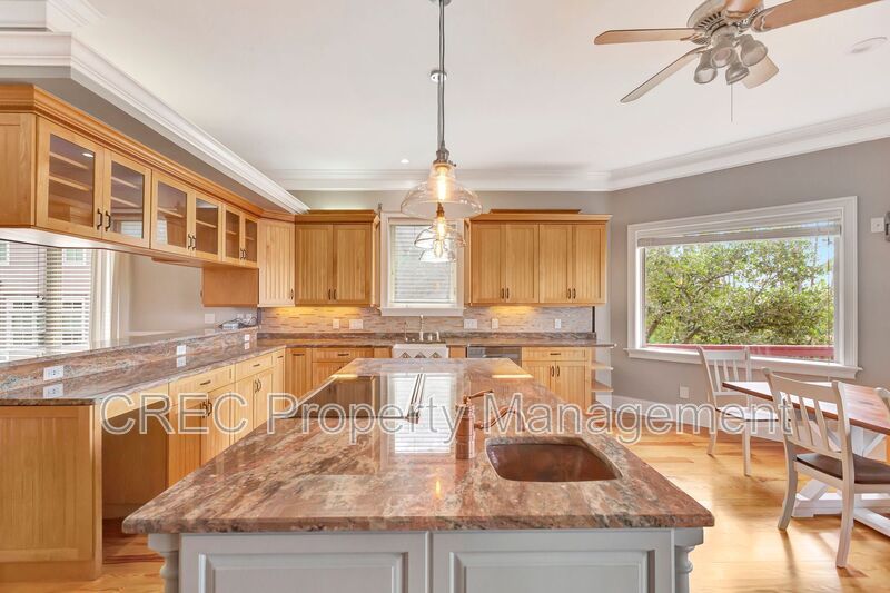 Elevated Elegance with Boat Access — A Property That Shines property image