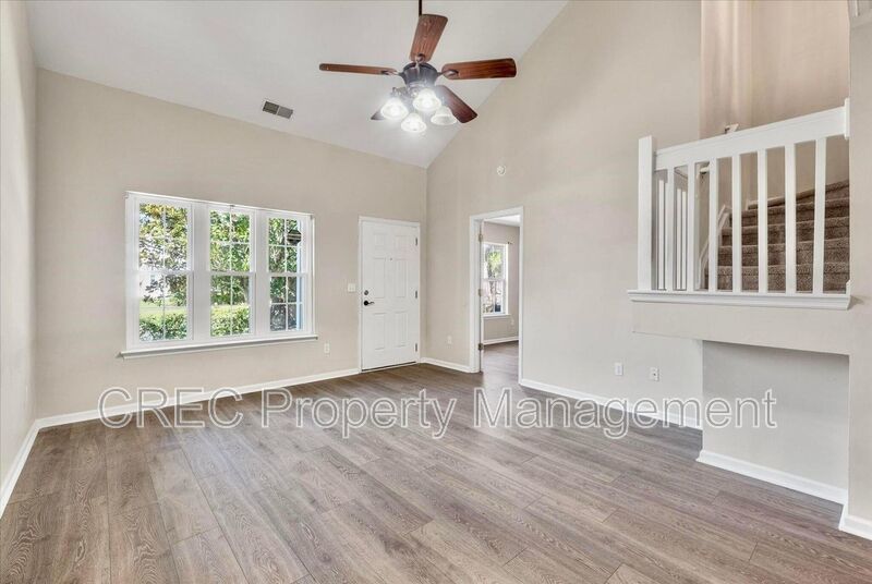 Bright, Spacious, and Ideally Located in the Heart of Charleston property image