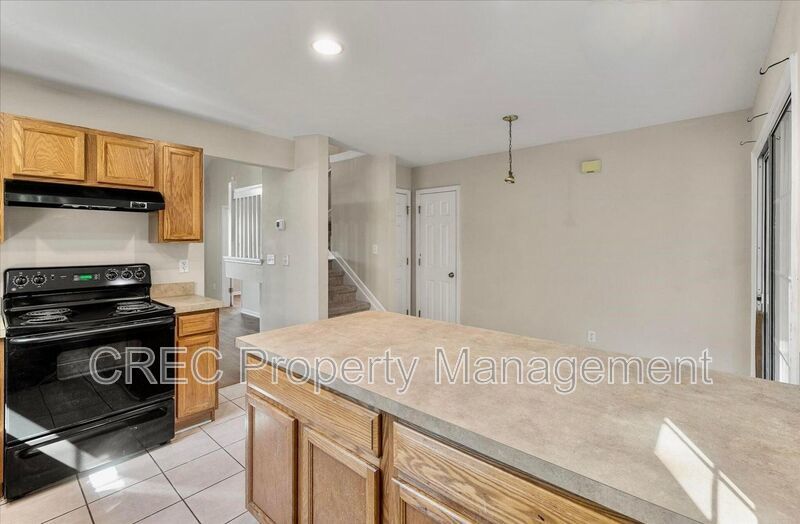 Bright, Spacious, and Ideally Located in the Heart of Charleston property image