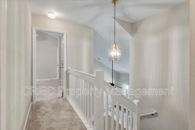 Bright, Spacious, and Ideally Located in the Heart of Charleston property image