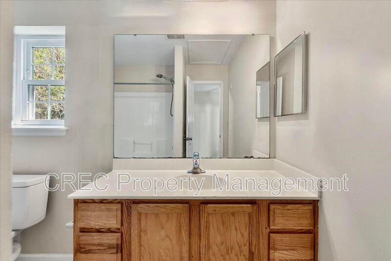 Bright, Spacious, and Ideally Located in the Heart of Charleston property image