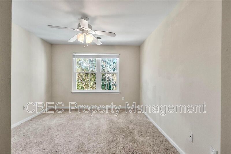 Bright, Spacious, and Ideally Located in the Heart of Charleston property image