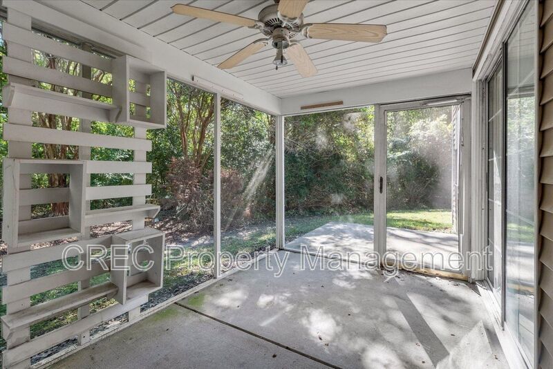 Bright, Spacious, and Ideally Located in the Heart of Charleston property image