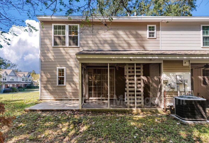 Bright, Spacious, and Ideally Located in the Heart of Charleston property image