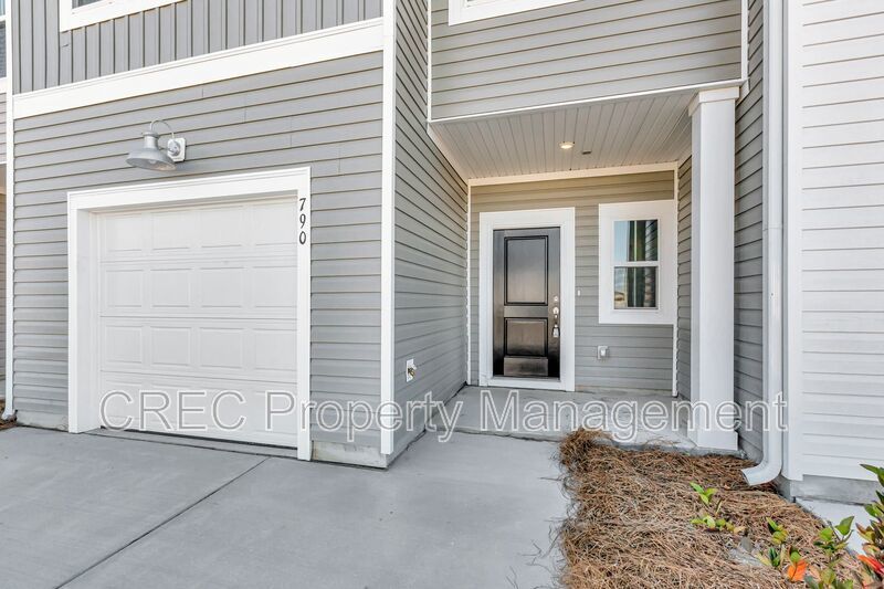 Modern Lowcountry Townhome in Cane Bay property image