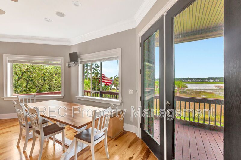 Elevated Elegance with Boat Access — A Property That Shines property image