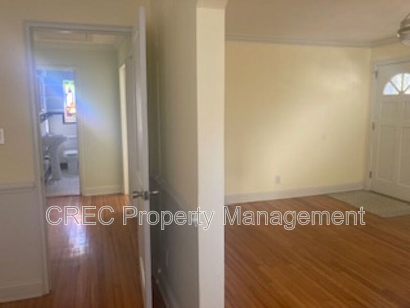 Cozy, Updated Cottage in Highly Desirable West Ashley property image