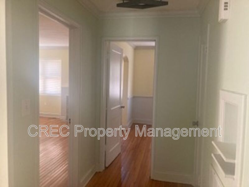 Cozy, Updated Cottage in Highly Desirable West Ashley property image