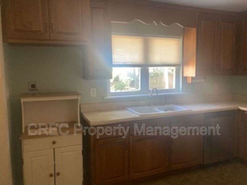 Cozy, Updated Cottage in Highly Desirable West Ashley property image