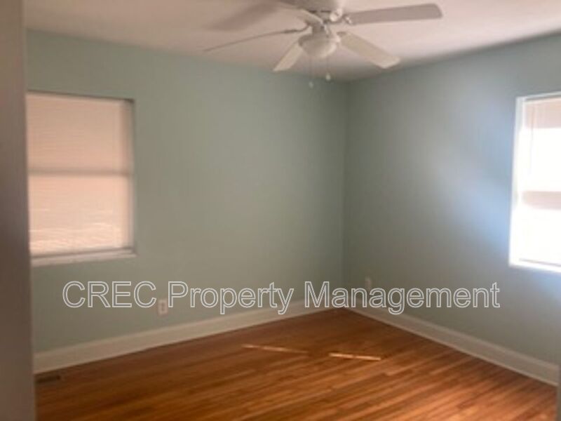 Cozy, Updated Cottage in Highly Desirable West Ashley property image