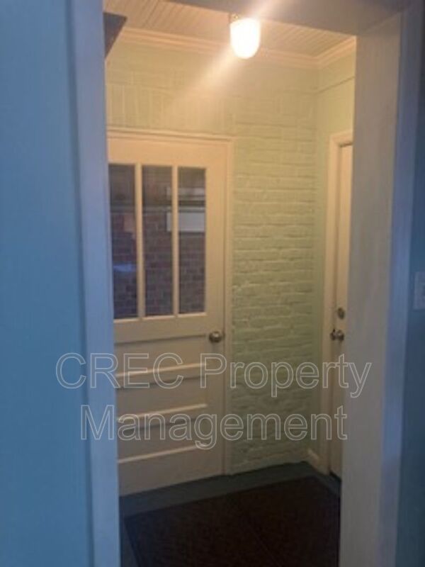 Cozy, Updated Cottage in Highly Desirable West Ashley property image