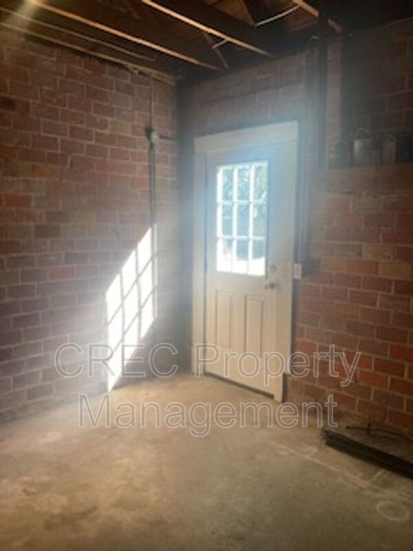 Cozy, Updated Cottage in Highly Desirable West Ashley property image