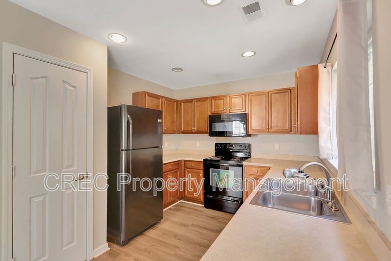 A True Summerville Gem in Eagle Run!! property image