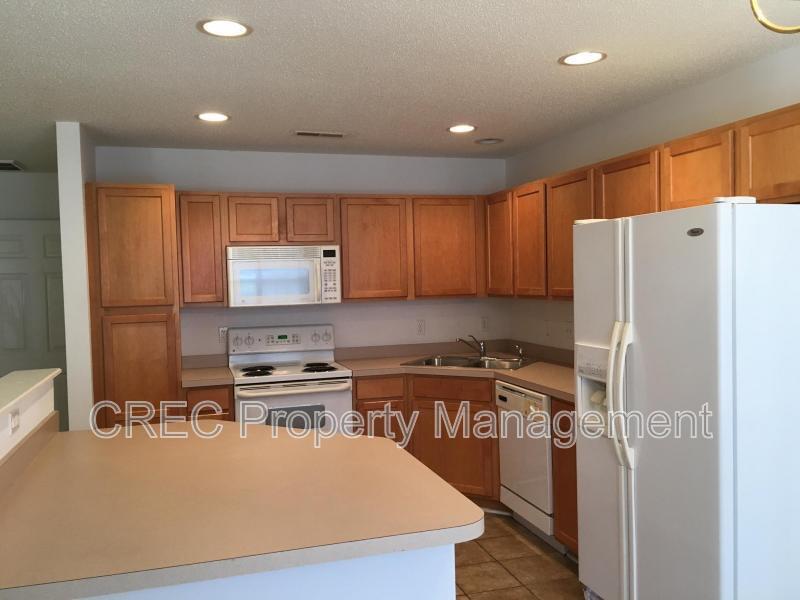 2 Story Townhouse With Garage! property image