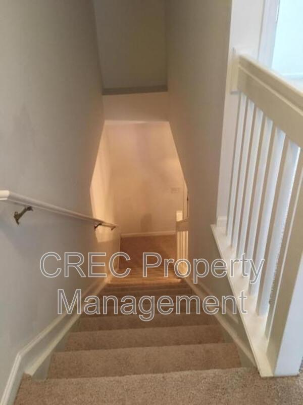 2 Story Townhouse With Garage! property image