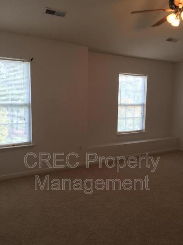 2 Story Townhouse With Garage! property image