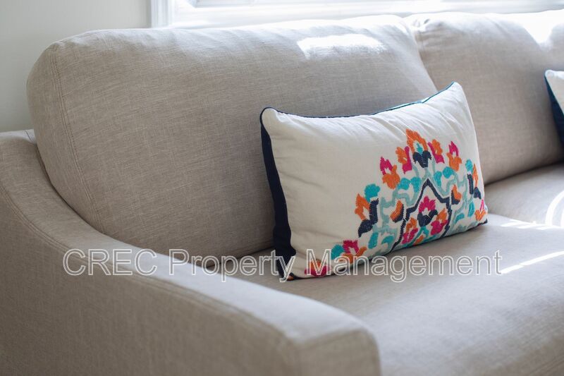 Move-In Ready! Fully Furnished 3-Bedroom, 2.5-Bath Home – Just Bring Your Suitcase! property image