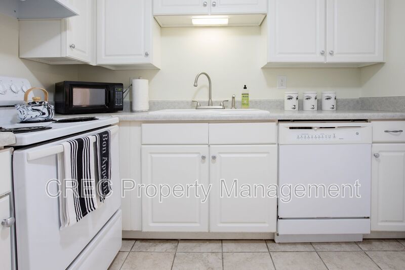 Move-In Ready! Fully Furnished 3-Bedroom, 2.5-Bath Home – Just Bring Your Suitcase! property image