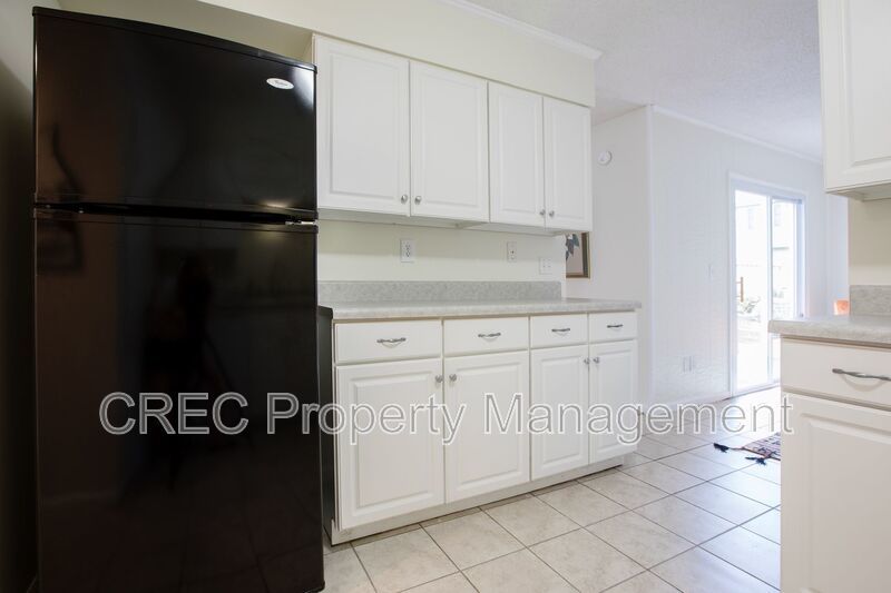 Move-In Ready! Fully Furnished 3-Bedroom, 2.5-Bath Home – Just Bring Your Suitcase! property image