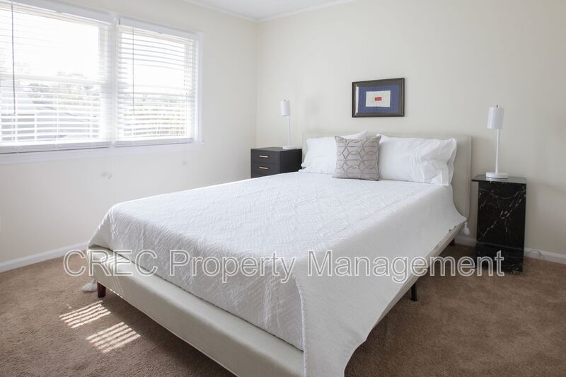 Move-In Ready! Fully Furnished 3-Bedroom, 2.5-Bath Home – Just Bring Your Suitcase! property image