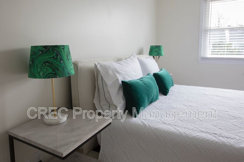 Move-In Ready! Fully Furnished 3-Bedroom, 2.5-Bath Home – Just Bring Your Suitcase! property image