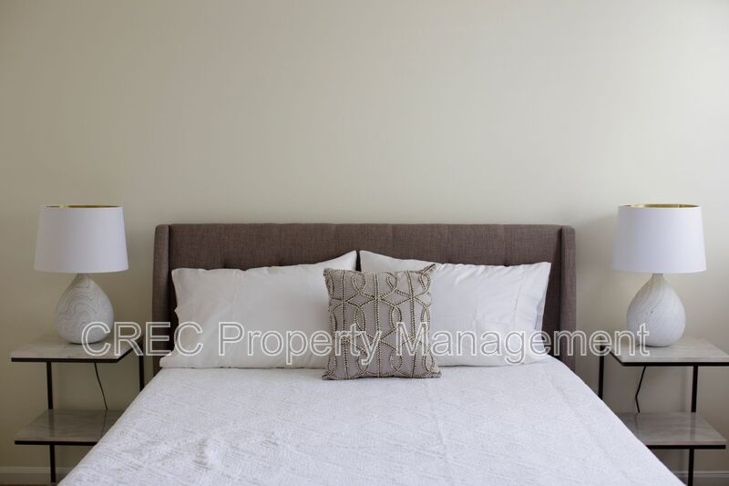 Move-In Ready! Fully Furnished 3-Bedroom, 2.5-Bath Home – Just Bring Your Suitcase! property image