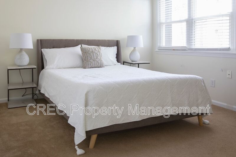 Move-In Ready! Fully Furnished 3-Bedroom, 2.5-Bath Home – Just Bring Your Suitcase! property image