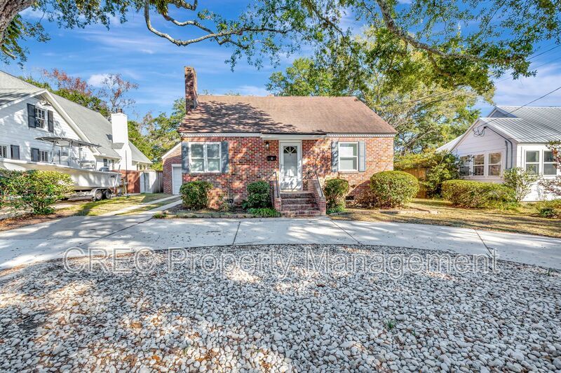 Cozy, Updated Cottage in Highly Desirable West Ashley property image