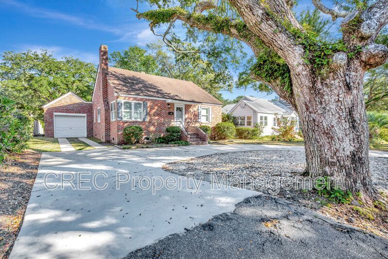 Cozy, Updated Cottage in Highly Desirable West Ashley property image