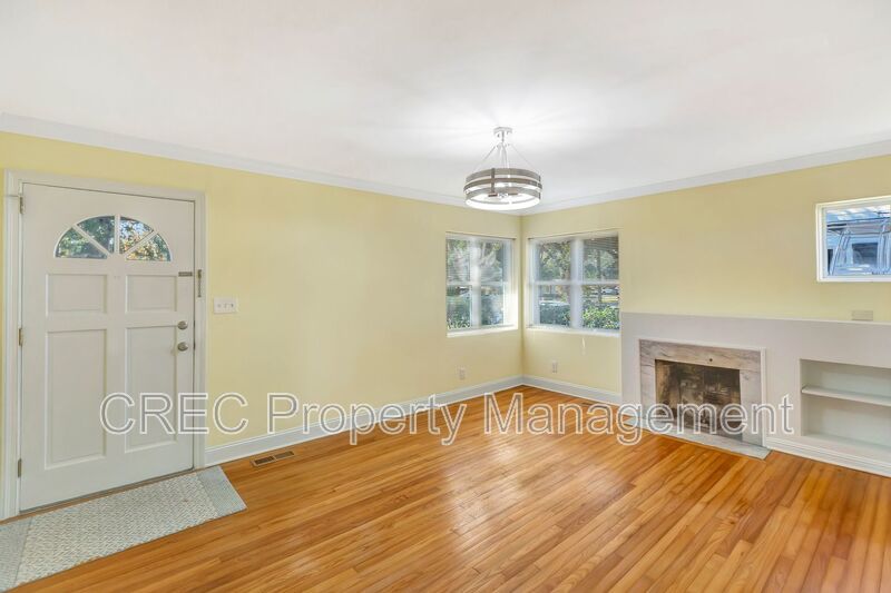 Cozy, Updated Cottage in Highly Desirable West Ashley property image