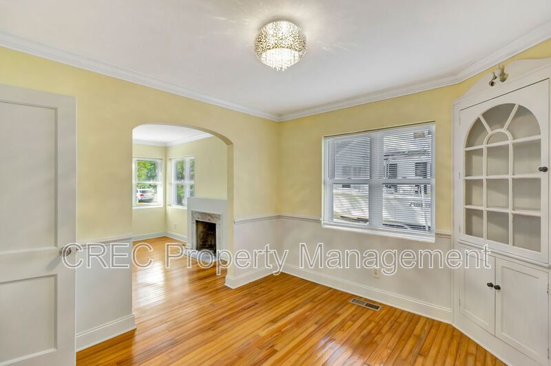 Cozy, Updated Cottage in Highly Desirable West Ashley property image