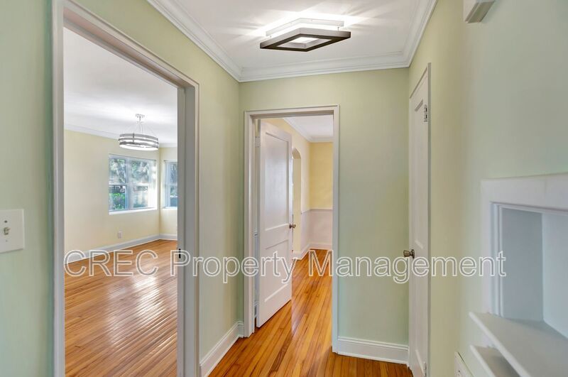 Cozy, Updated Cottage in Highly Desirable West Ashley property image