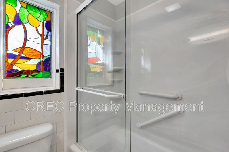 Cozy, Updated Cottage in Highly Desirable West Ashley property image