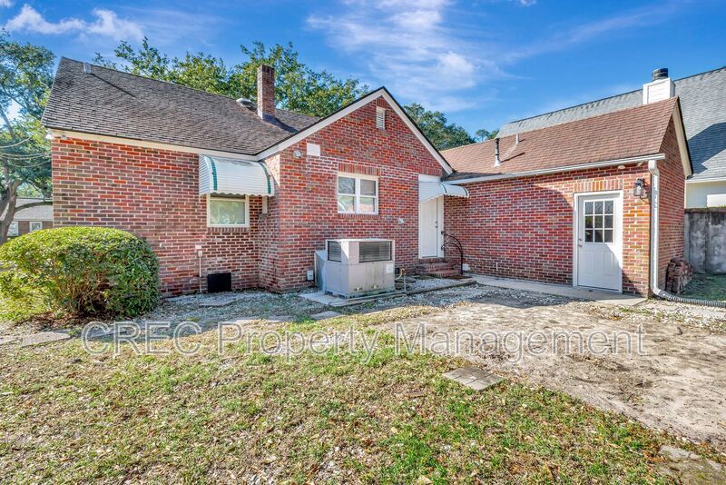 Cozy, Updated Cottage in Highly Desirable West Ashley property image