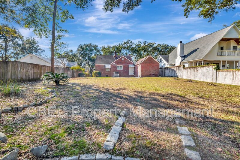 Cozy, Updated Cottage in Highly Desirable West Ashley property image