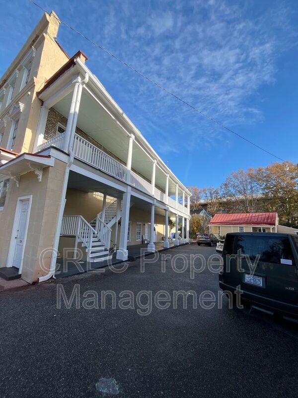 Downtown Charleston Apartment property image