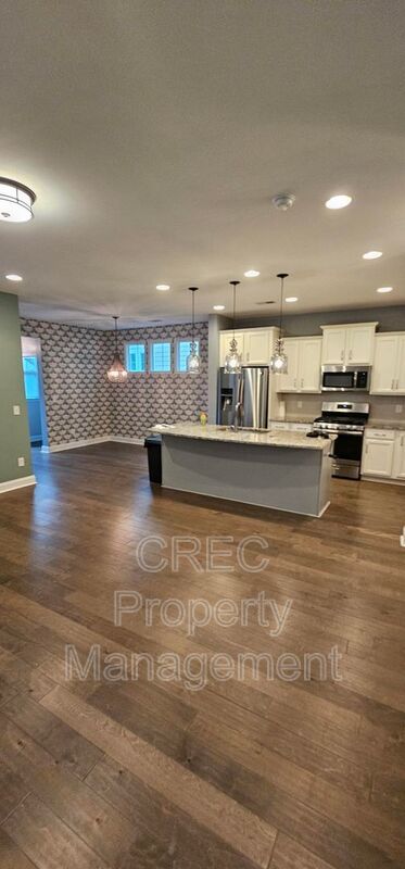 Bright & Beautiful Rental in Whitney Lake – Minutes to Downtown & Beaches property image