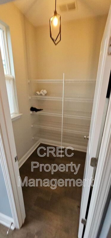 Bright & Beautiful Rental in Whitney Lake – Minutes to Downtown & Beaches property image