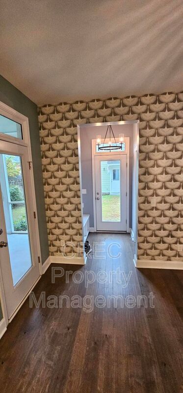 Bright & Beautiful Rental in Whitney Lake – Minutes to Downtown & Beaches property image