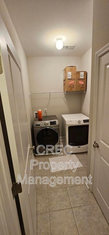 Bright & Beautiful Rental in Whitney Lake – Minutes to Downtown & Beaches property image