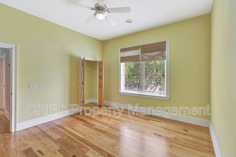 Elevated Elegance with Boat Access — A Property That Shines property image