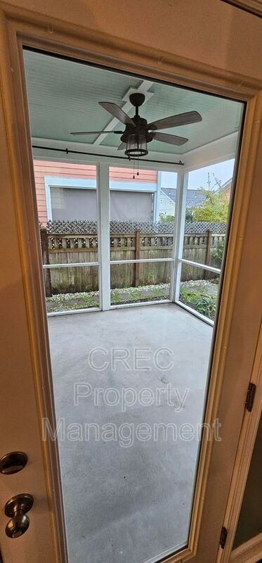 Bright & Beautiful Rental in Whitney Lake – Minutes to Downtown & Beaches property image