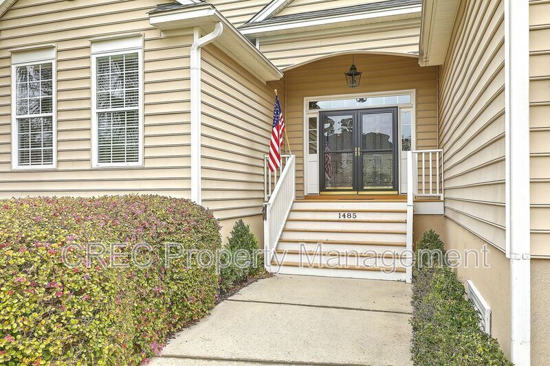 FULLY FURNISHED Mount Pleasant Home! 6 Month Lease property image